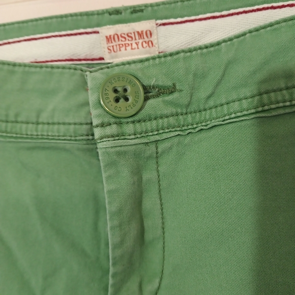 Mossimo supply co. Size 13 mid rise long green shorts/ capris/ bermuda - Picture 4 of 14